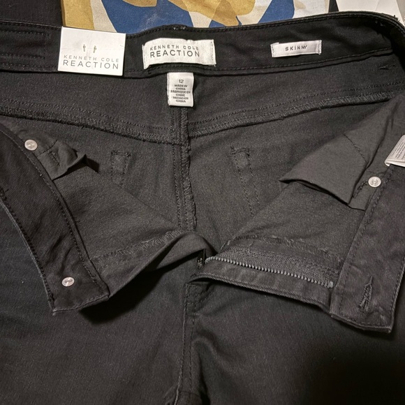 Kenneth Cole Reaction Women's Black Skinny Jeans - Picture 1 of 4